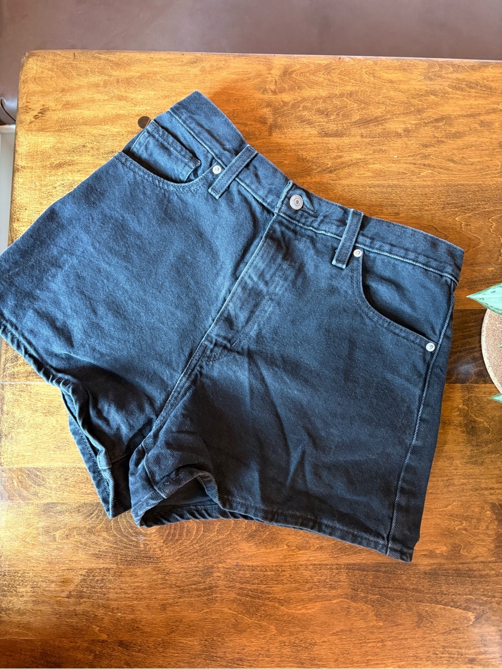Levi Strauss High Waisted Mom Shorts - Black Denim Size 29